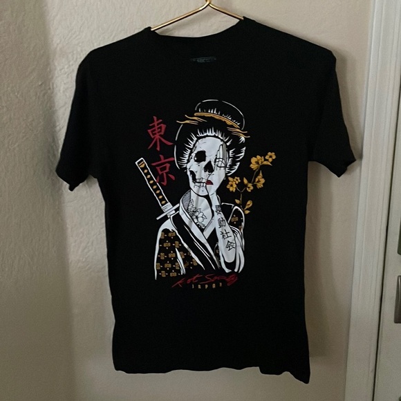 T-shirt - Picture 1 of 3